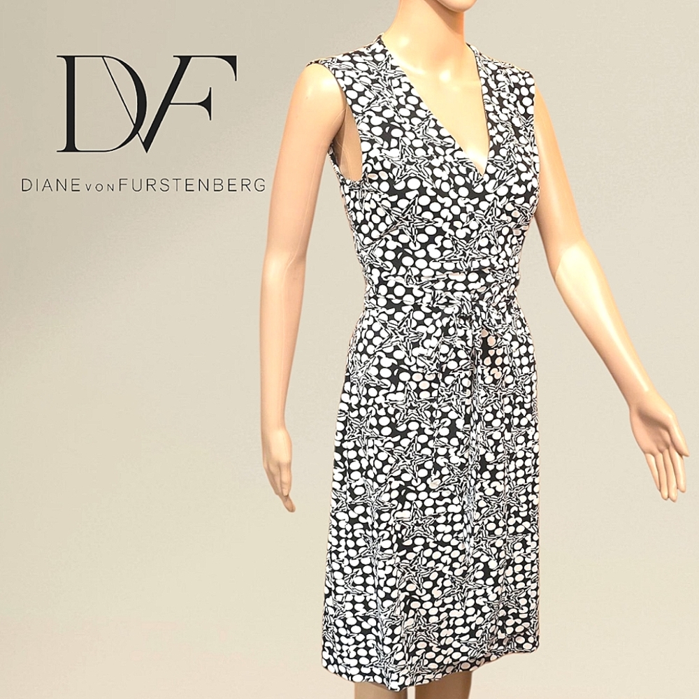 Dianne VON Furstenberg Elegant Black and White Sleeveless Dress
